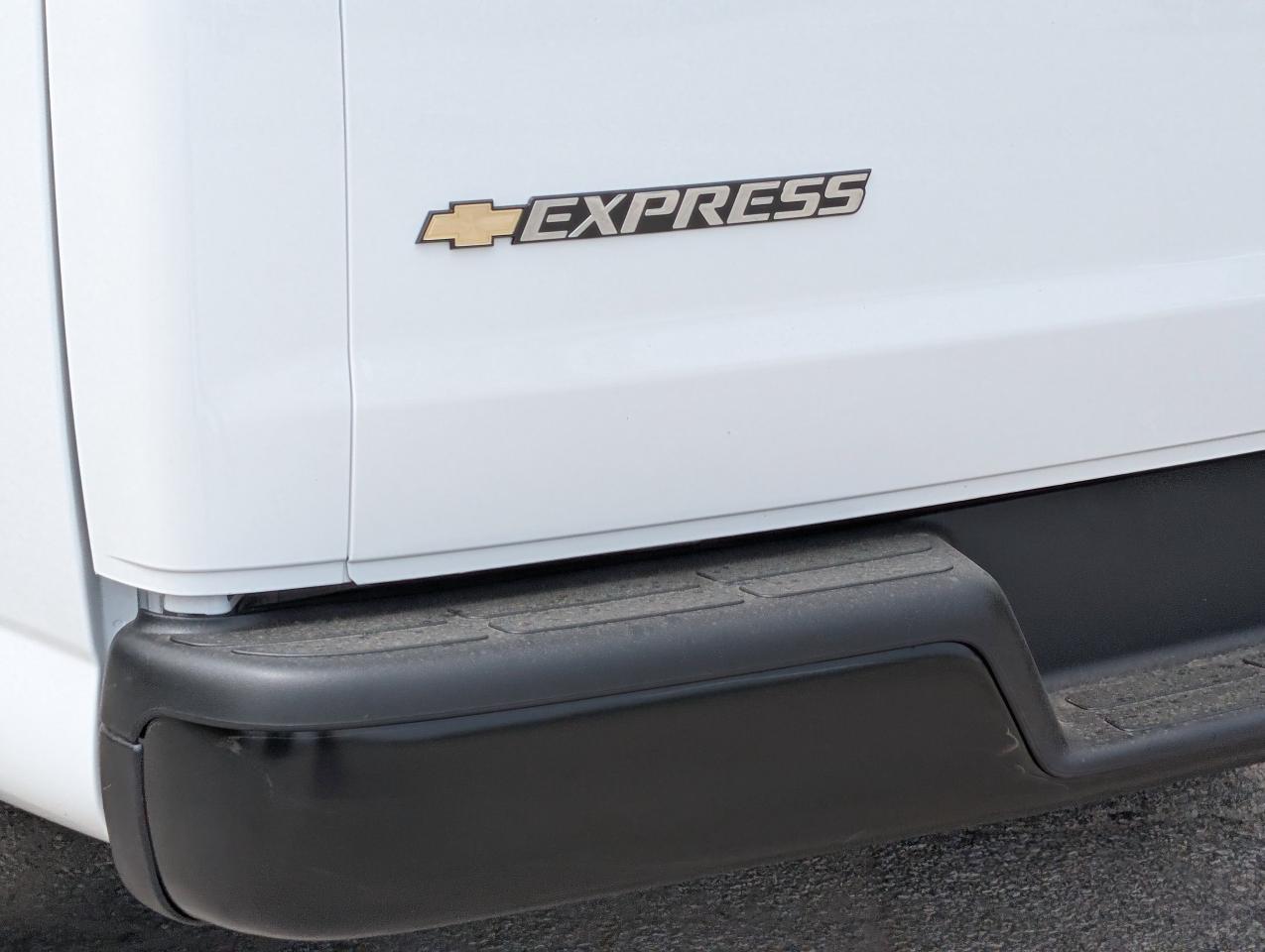 2025 Chevrolet Express Cargo Van  Photo