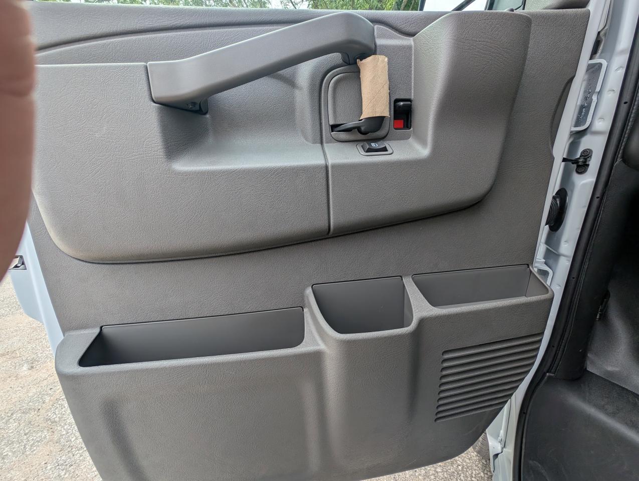 2025 Chevrolet Express Cargo Van  Photo