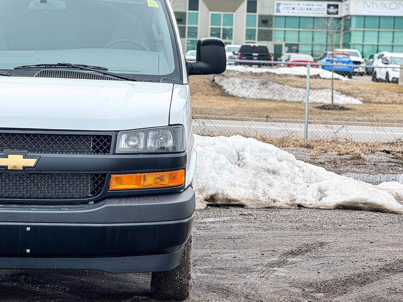 2025 Chevrolet Express Cargo Van  Photo