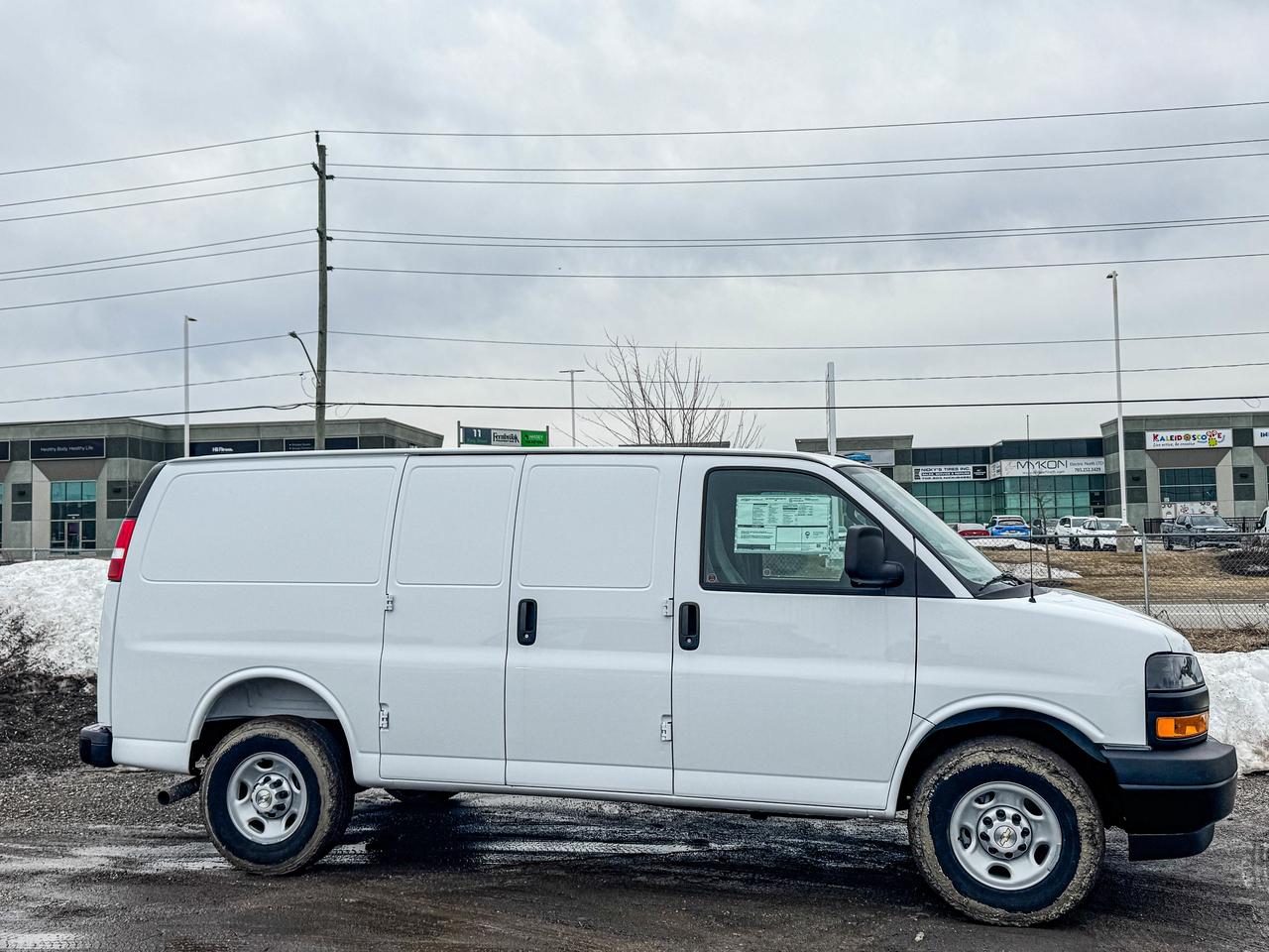 2025 Chevrolet Express Cargo Van  Photo