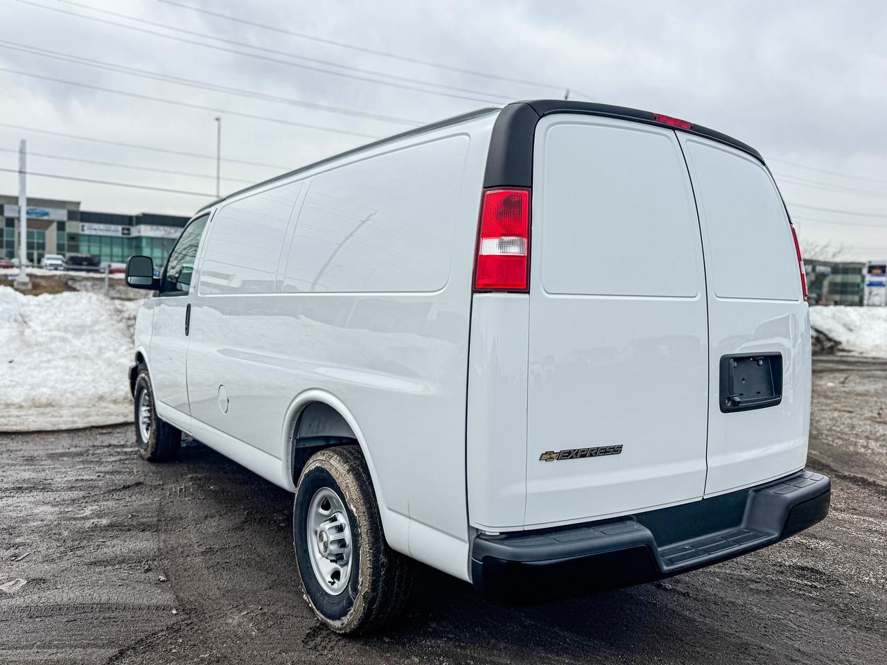 2025 Chevrolet Express Cargo Van  Photo