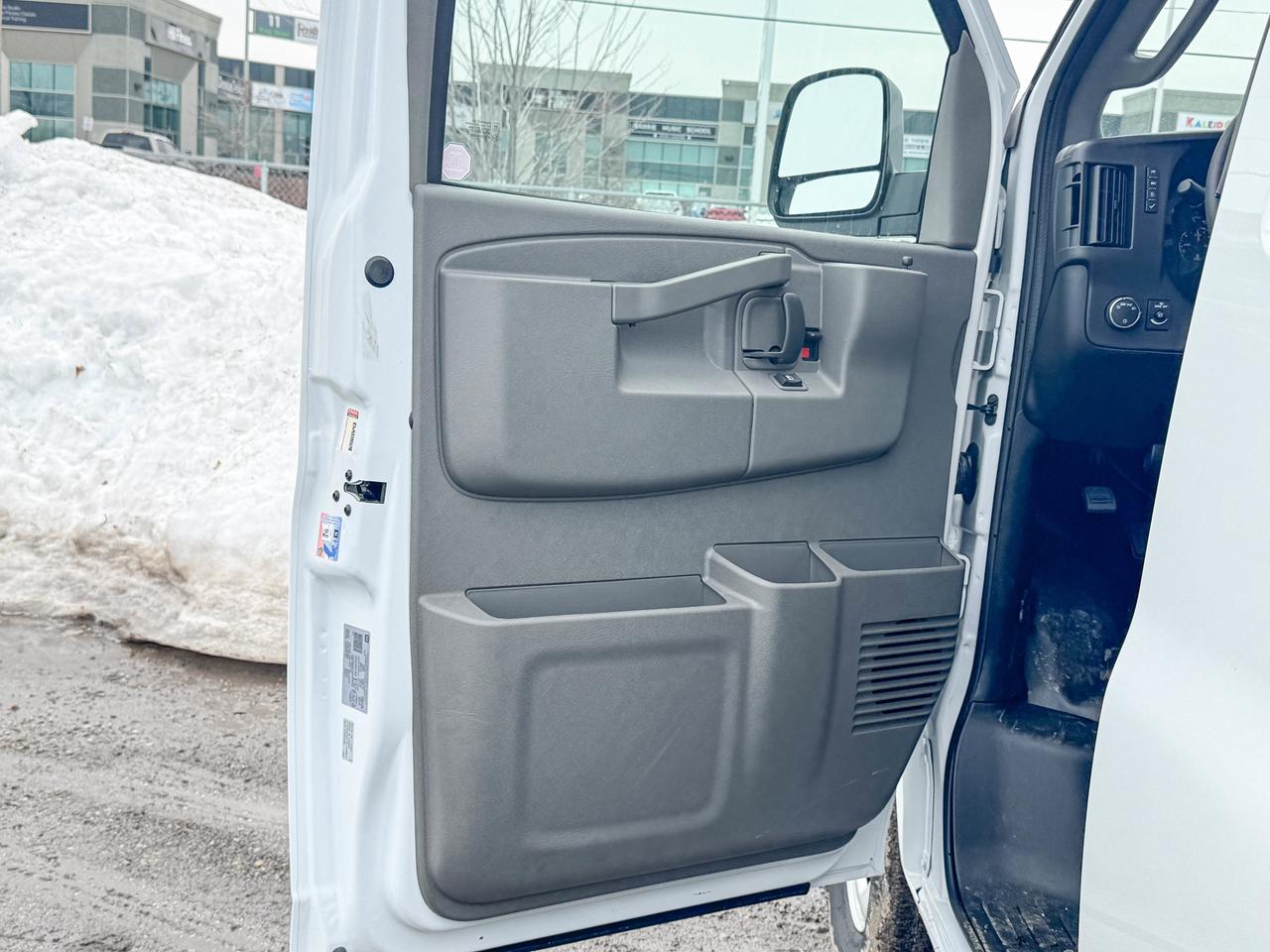 2025 Chevrolet Express Cargo Van  Photo