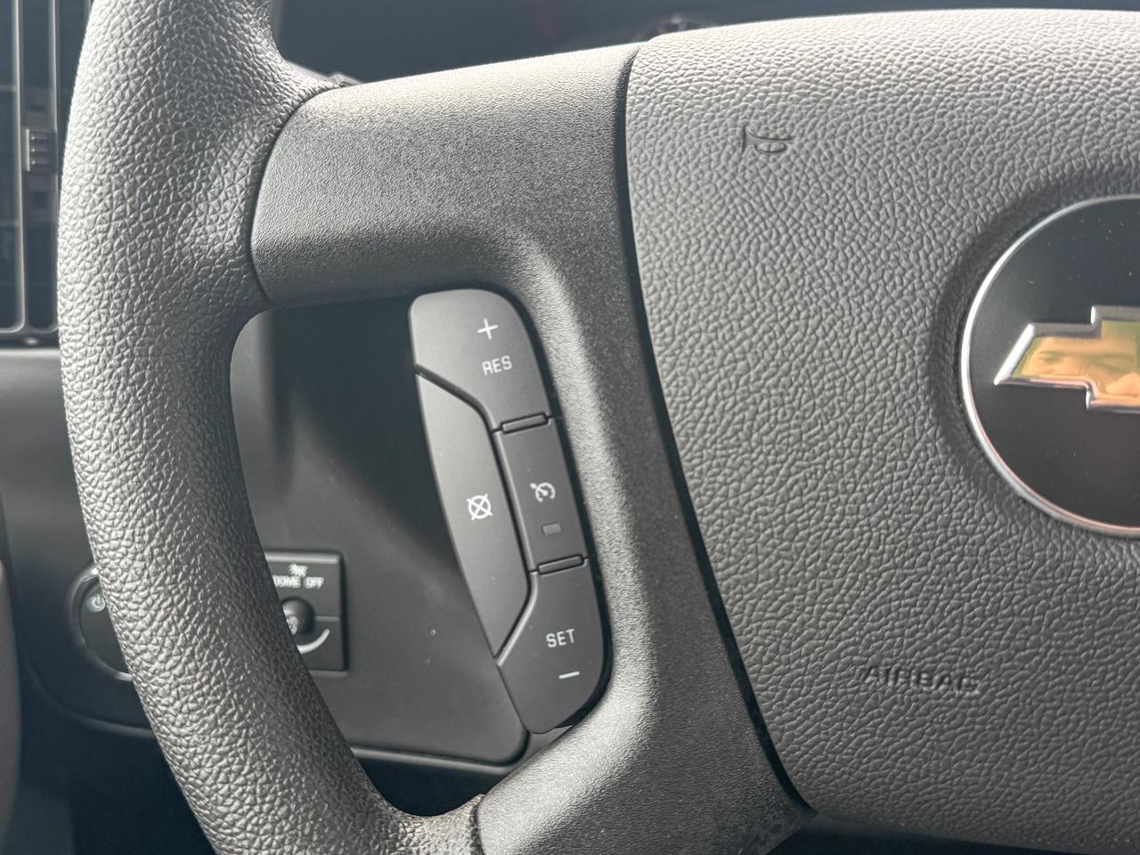 2025 Chevrolet Express Cargo Van  Photo