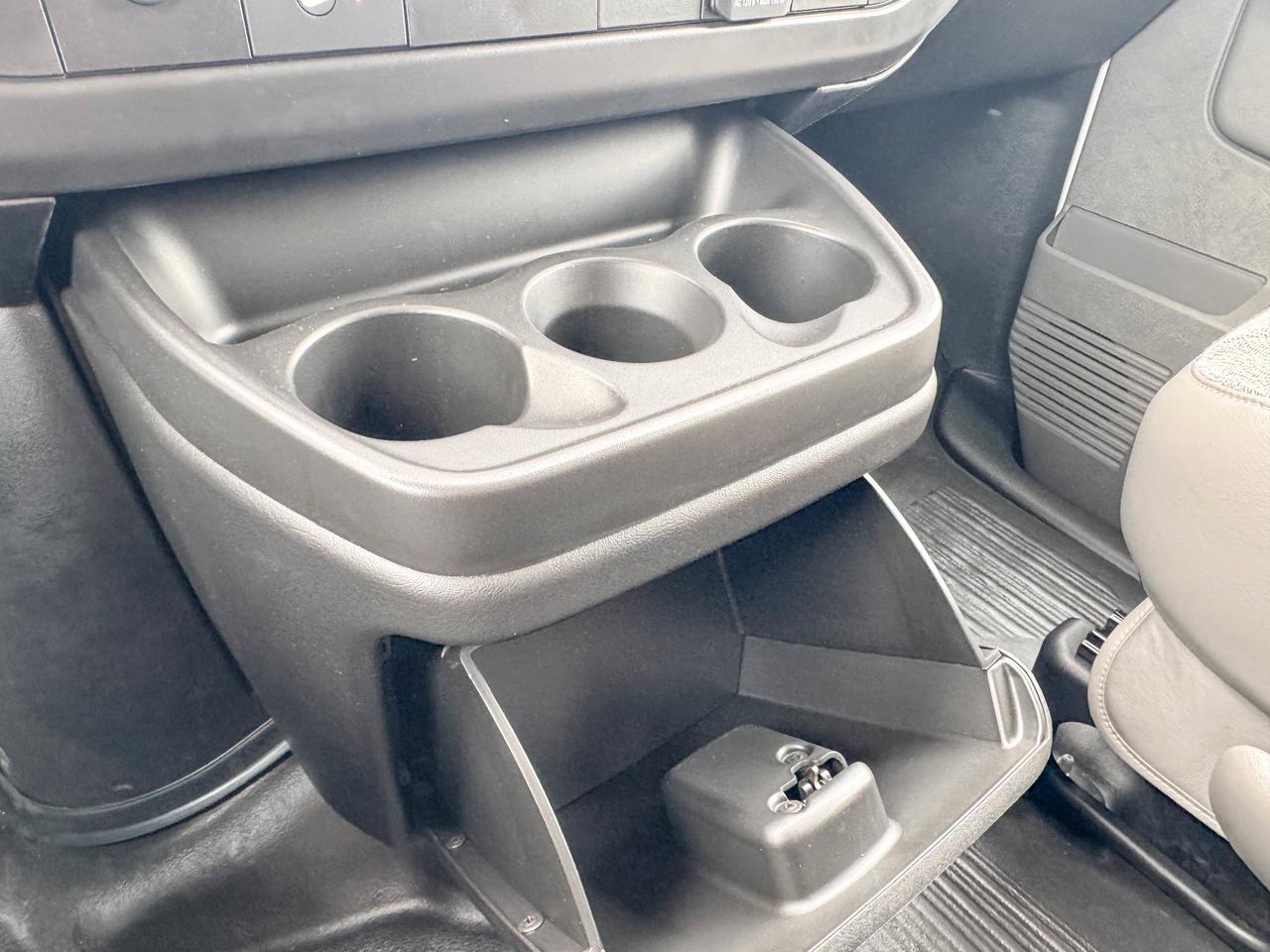 2025 Chevrolet Express Cargo Van  Photo