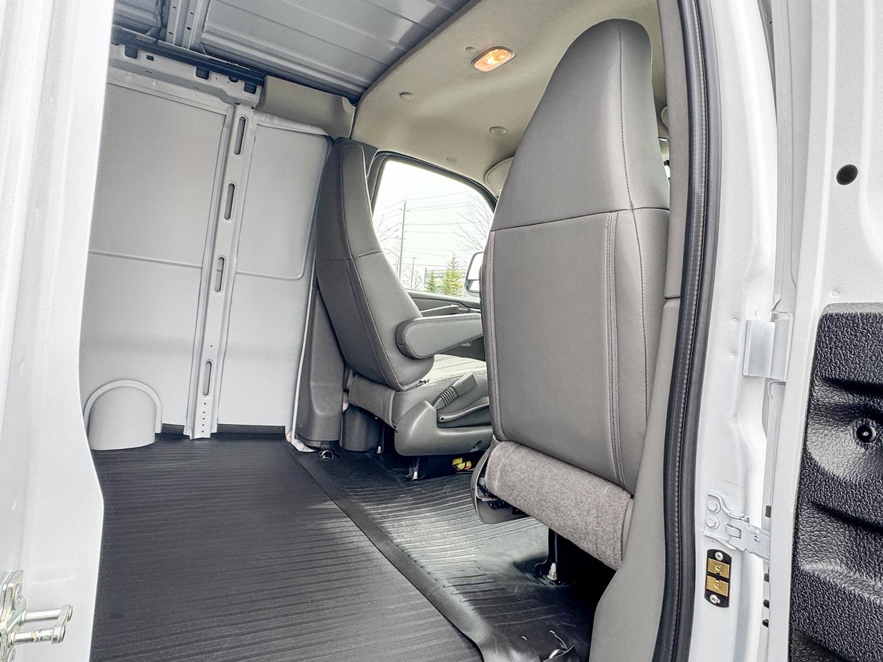 2025 Chevrolet Express Cargo Van  Photo