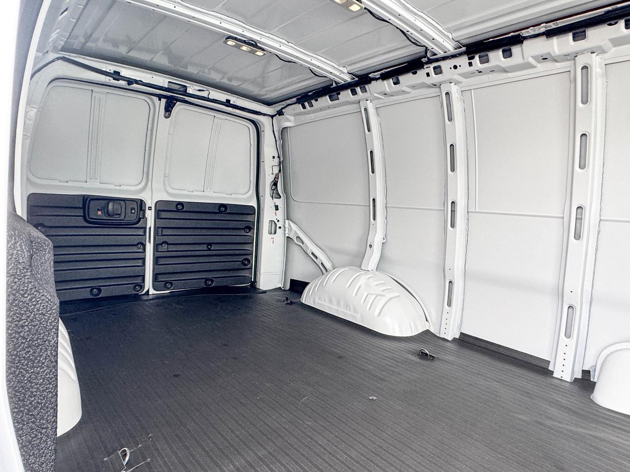 2025 Chevrolet Express Cargo Van  Photo