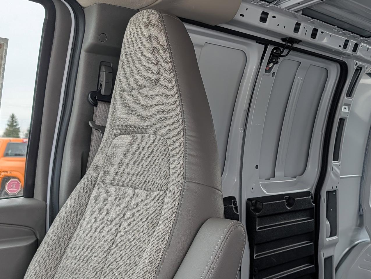 2025 GMC Savana Cargo Van  Photo