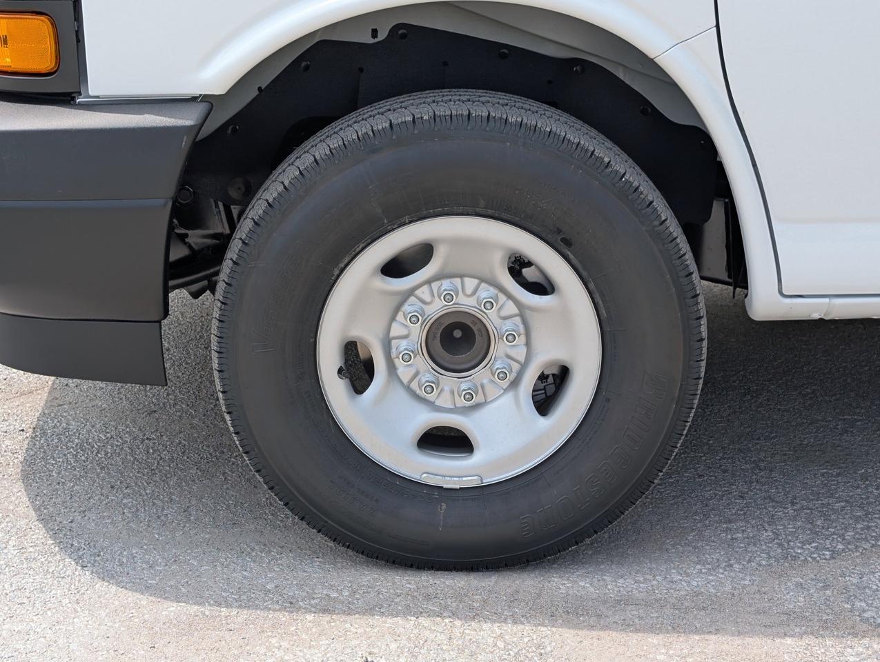 2025 Chevrolet Express Cargo Van  Photo