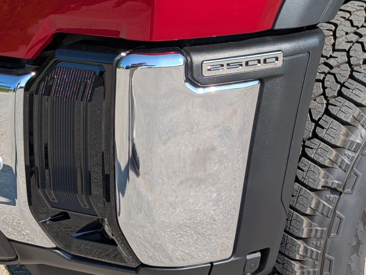 2025 GMC SIERRA 2500HD SLT Photo3