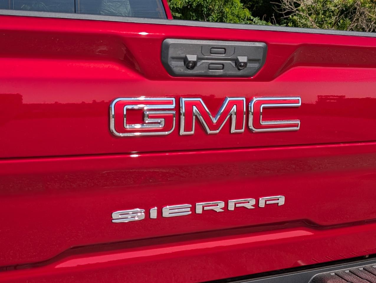 2025 GMC SIERRA 2500HD SLT Photo