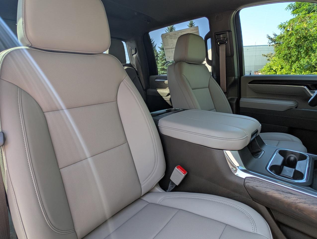 2025 GMC SIERRA 2500HD SLT Photo