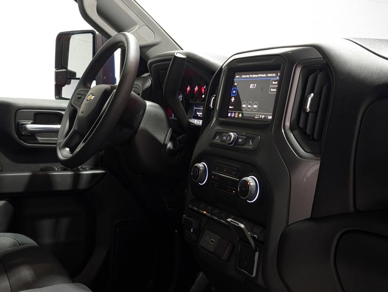 2025 Chevrolet SILVERADO 2500HD Custom Photo