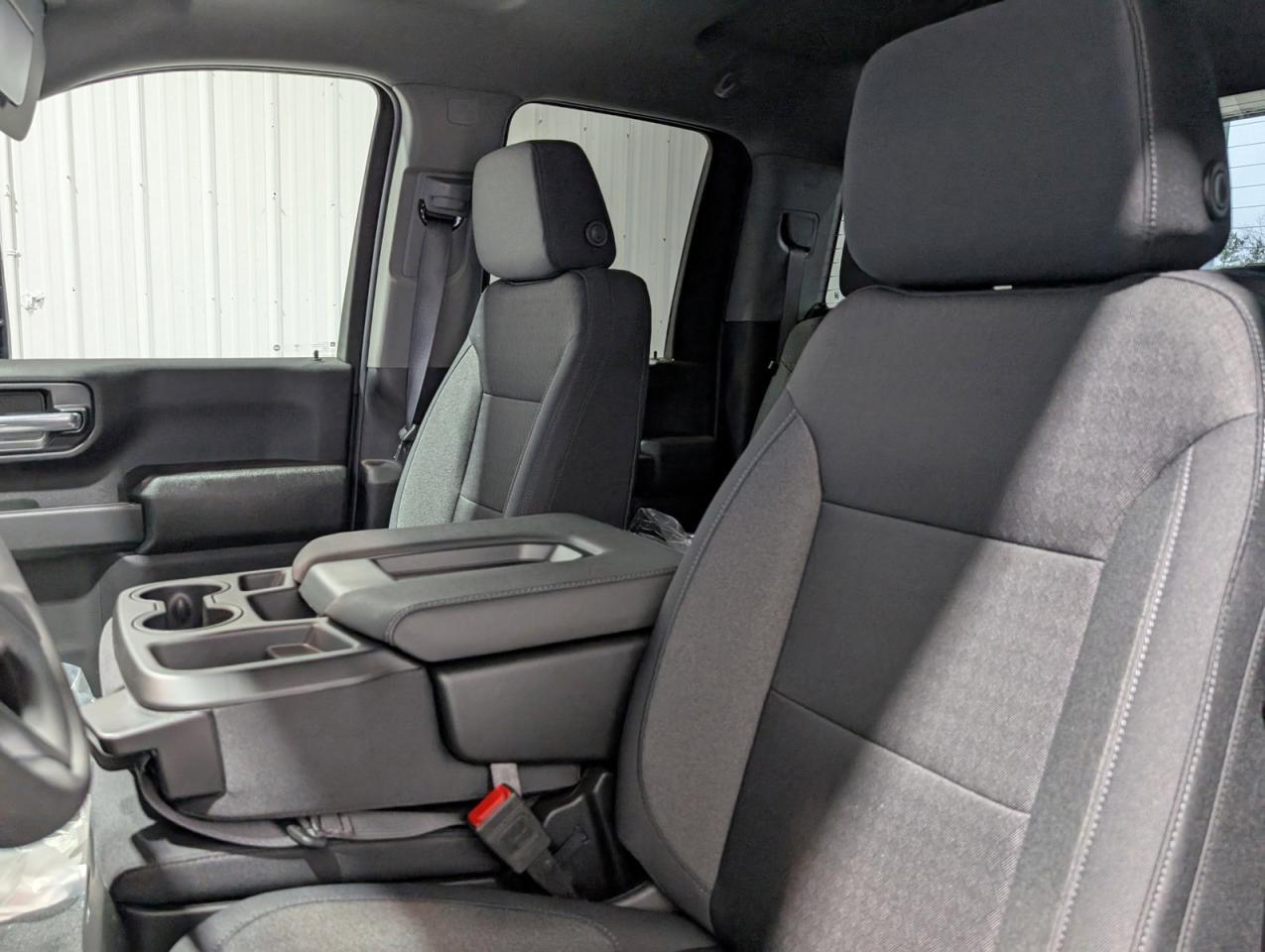 2025 Chevrolet SILVERADO 2500HD Custom Photo