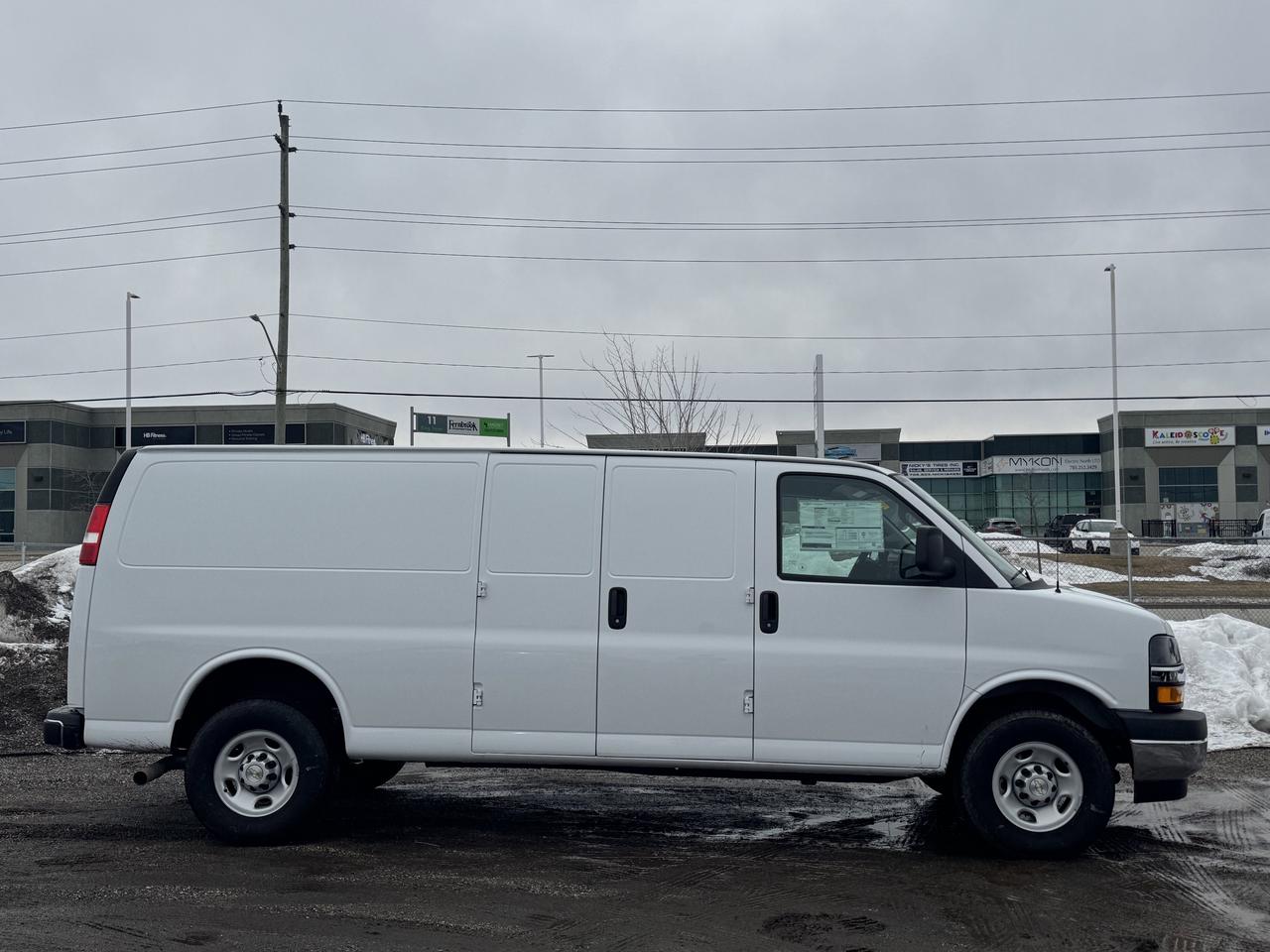 2024 Chevrolet Express Cargo Van  Photo