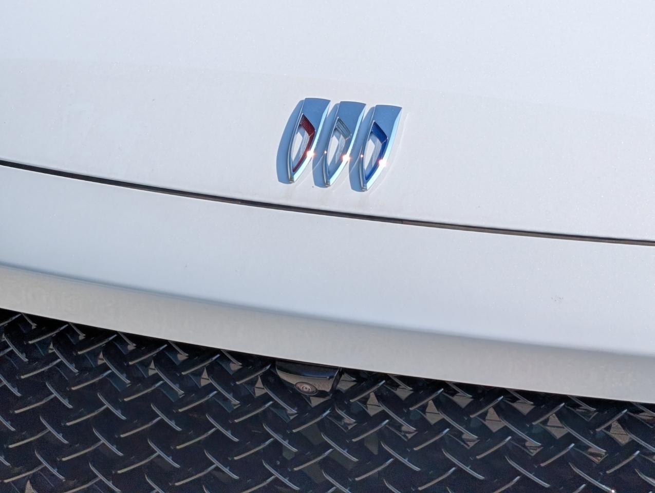 2025 Buick Envision SPORT TOURING Photo2