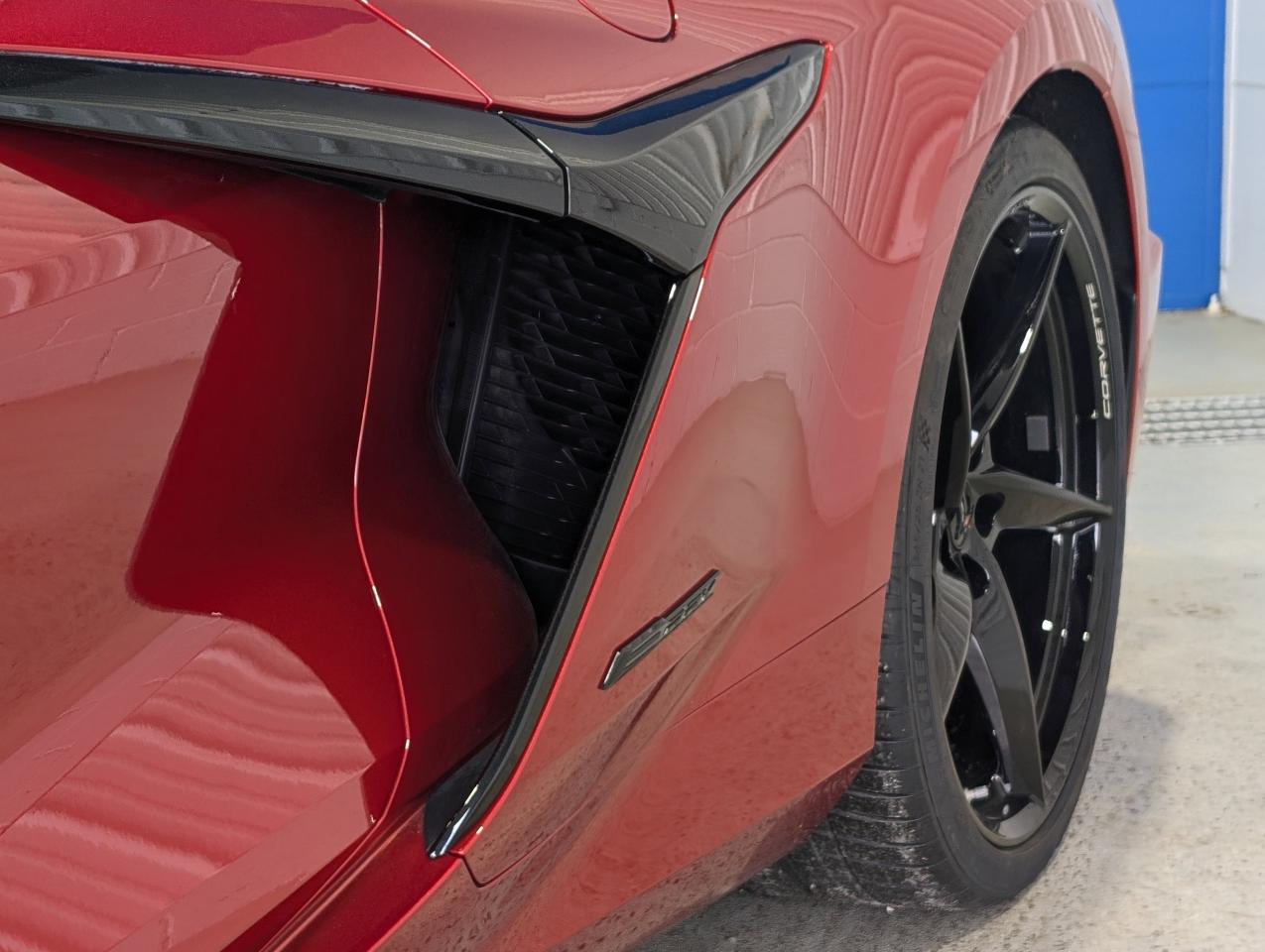 2025 Chevrolet Corvette E-Ray 3LZ Photo3