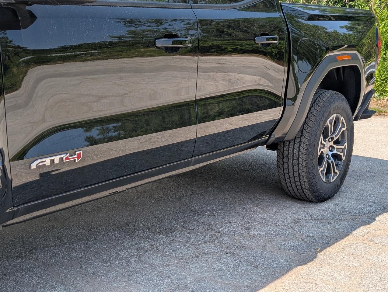 2025 GMC Canyon AT4 Photo