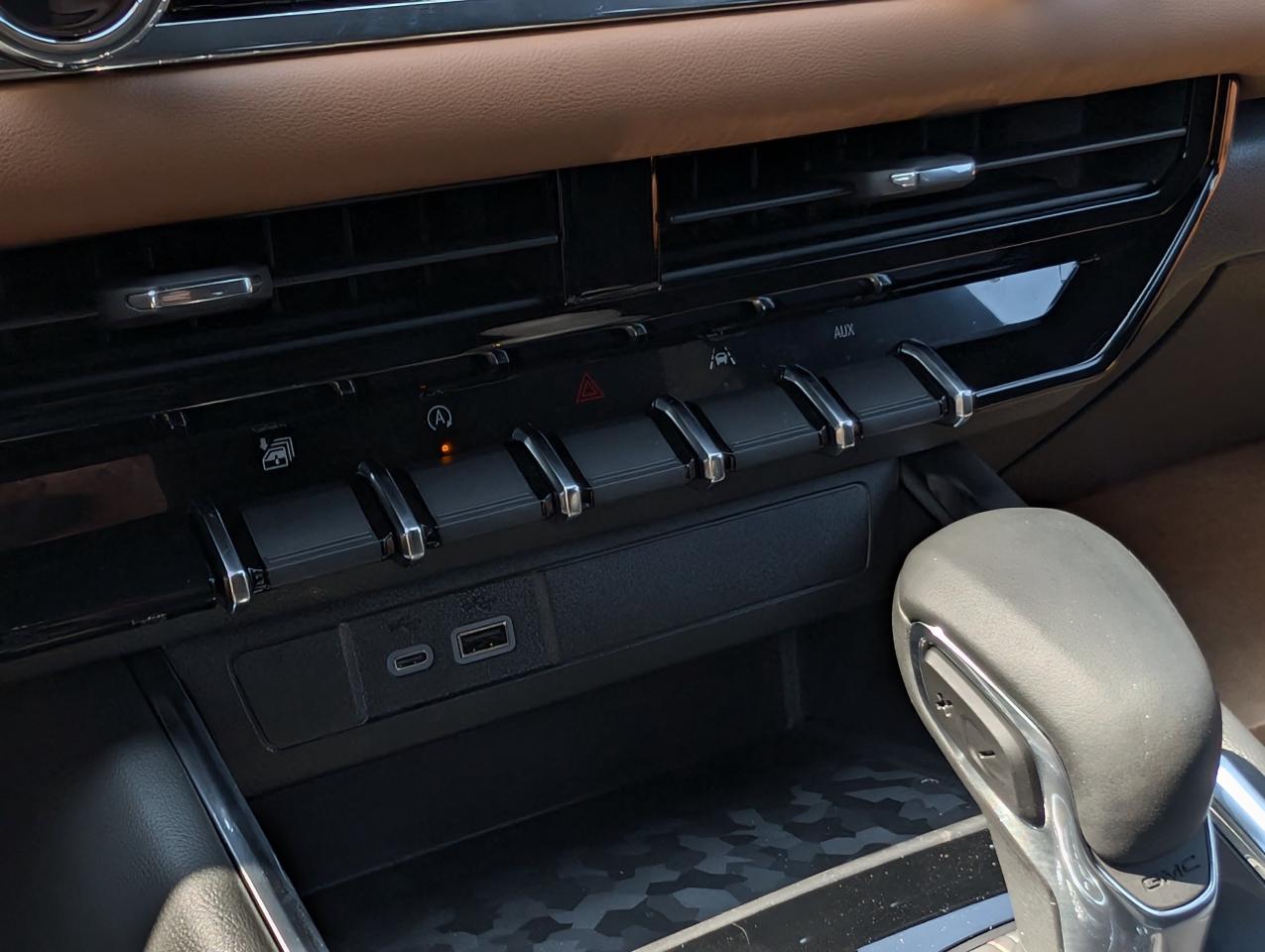 2025 GMC Canyon AT4 Photo