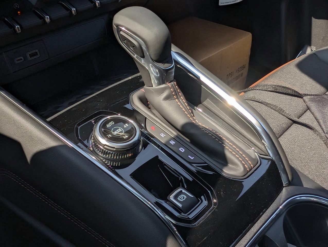 2025 GMC Canyon AT4 Photo