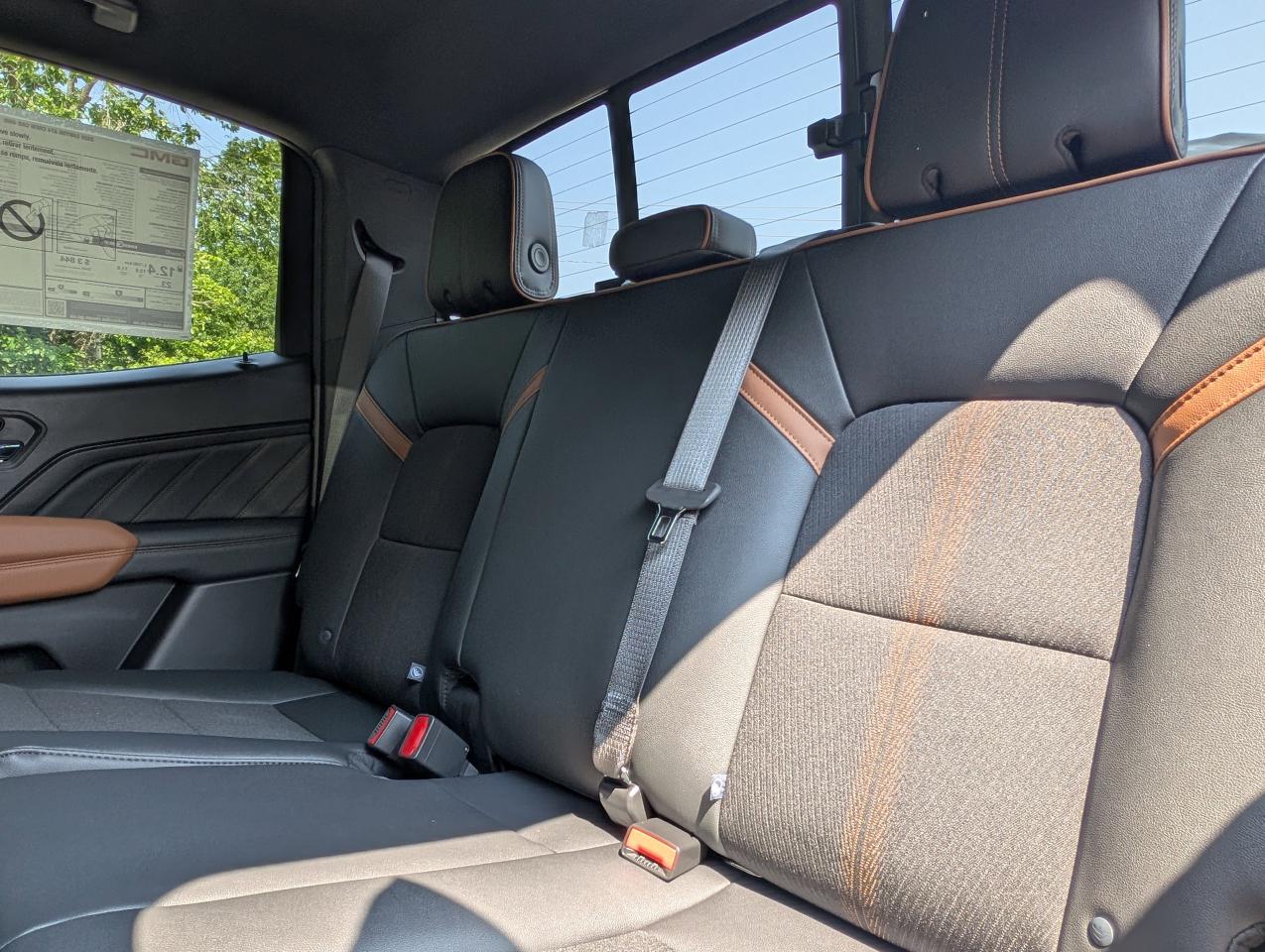 2025 GMC Canyon AT4 Photo