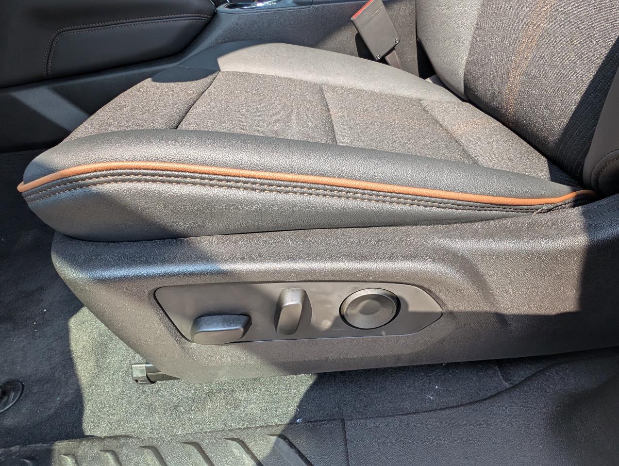 2025 GMC Canyon AT4 Photo