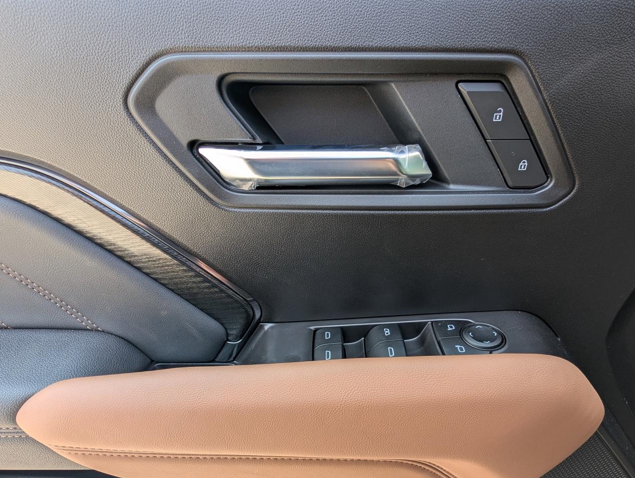 2025 GMC Canyon AT4 Photo