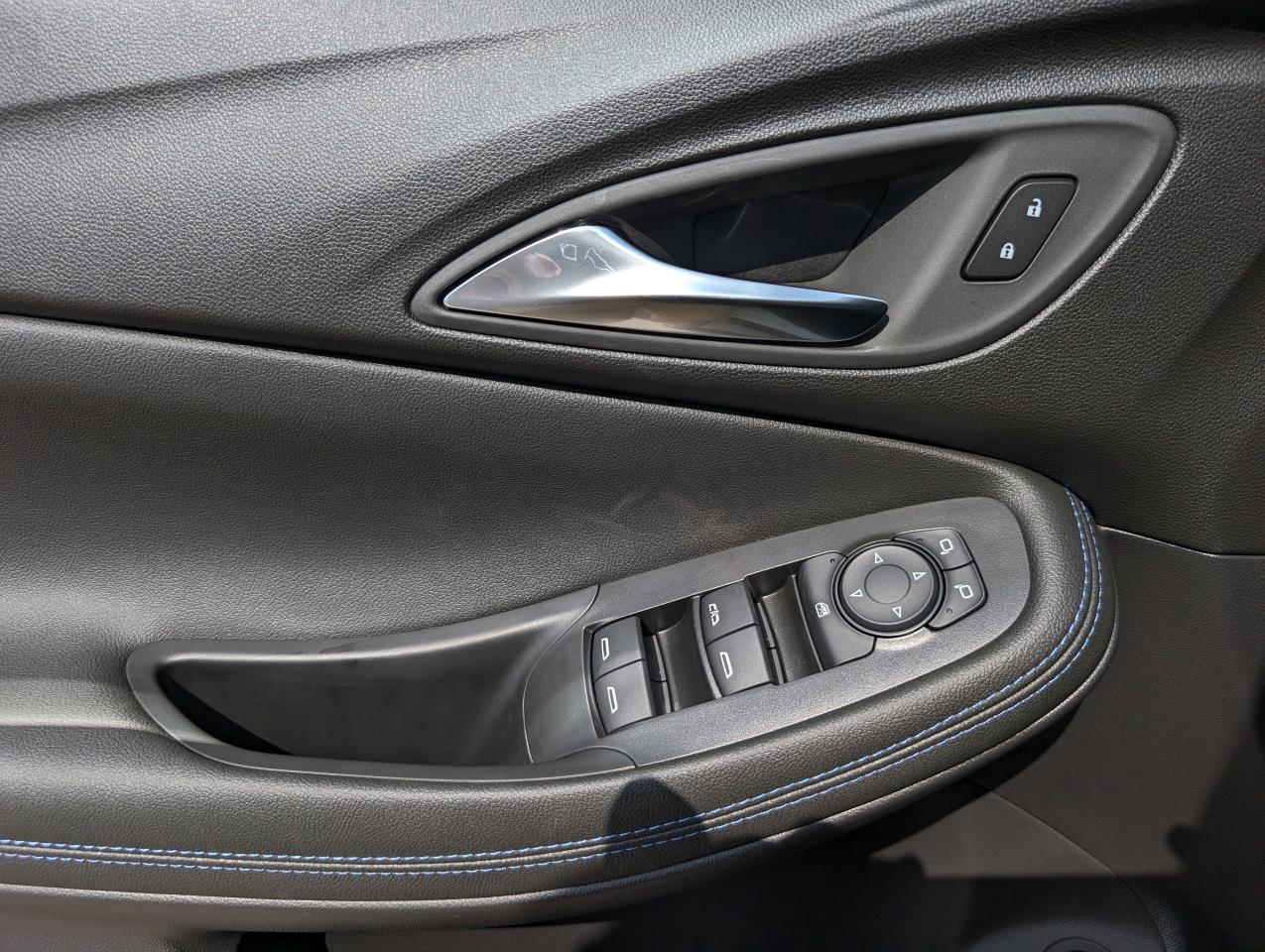 2026 Buick Encore GX Sport Touring Photo