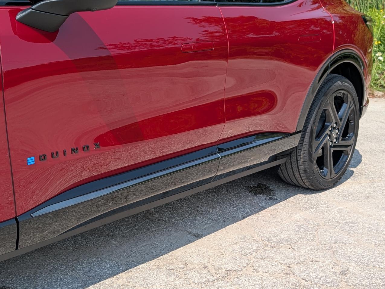 2025 Chevrolet Equinox EV RS Photo3