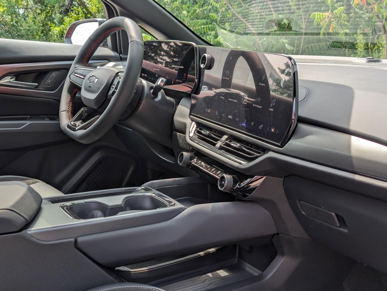 2025 Chevrolet Equinox EV RS Photo