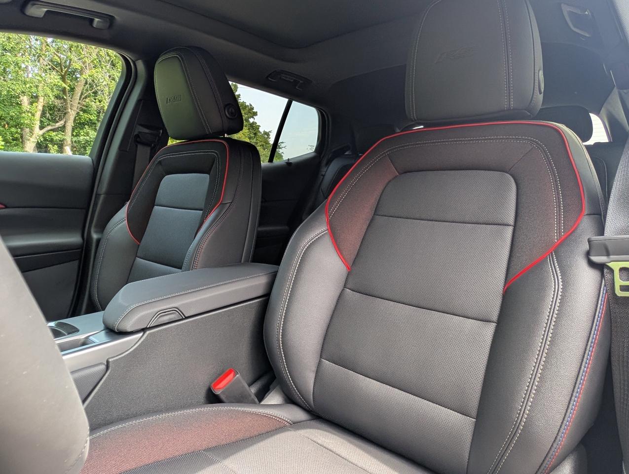 2025 Chevrolet Equinox EV RS Photo