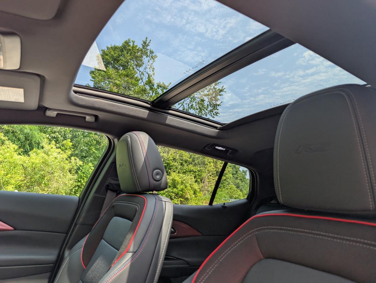 2025 Chevrolet Equinox EV RS Photo