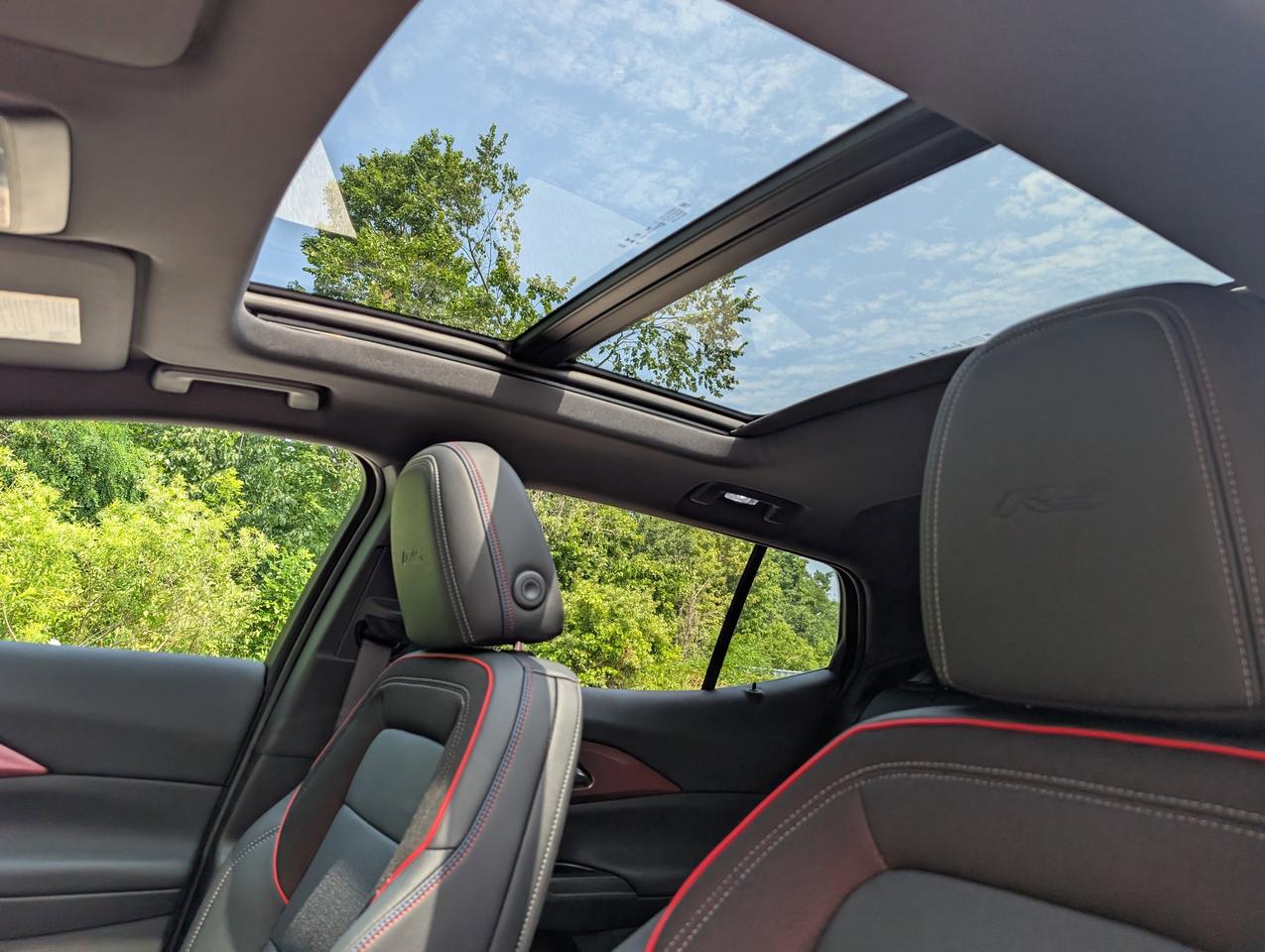 2025 Chevrolet Equinox EV RS Photo