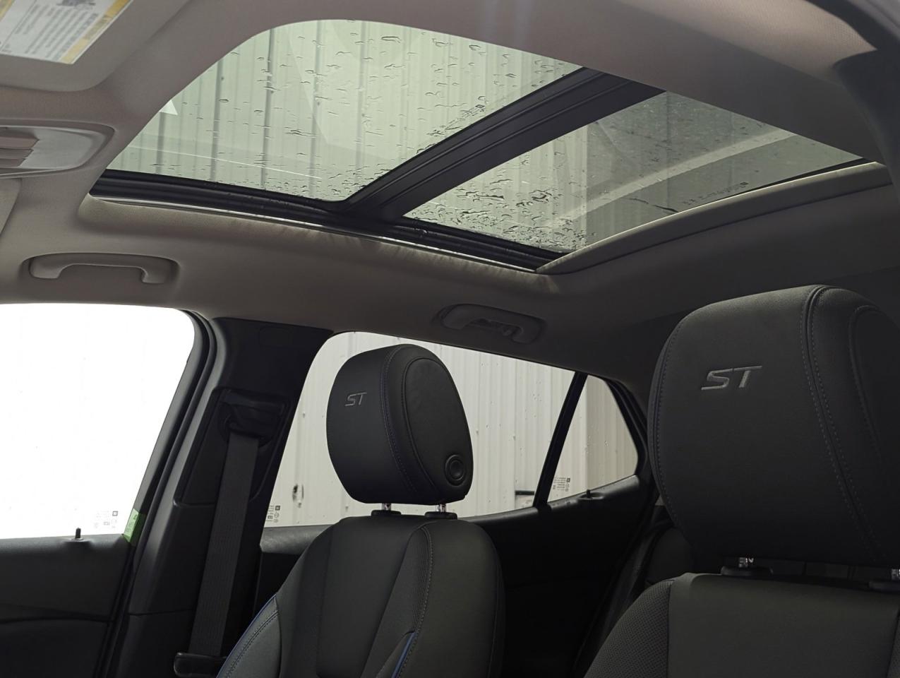 2025 Buick Encore GX Sport Touring Photo