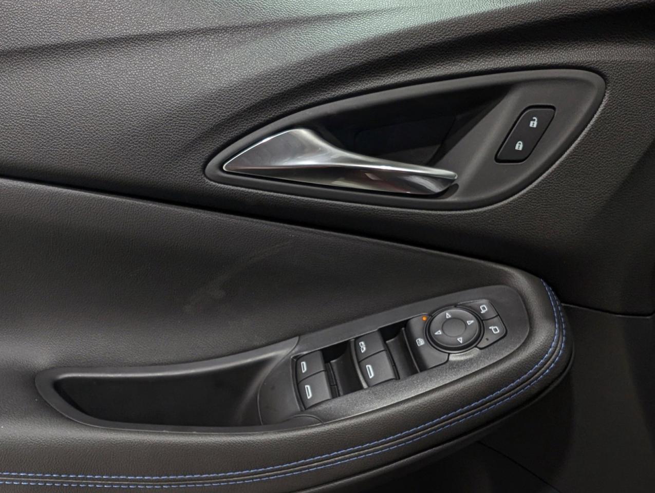 2025 Buick Encore GX Sport Touring Photo