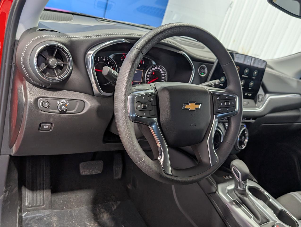 2025 Chevrolet Blazer LT Photo