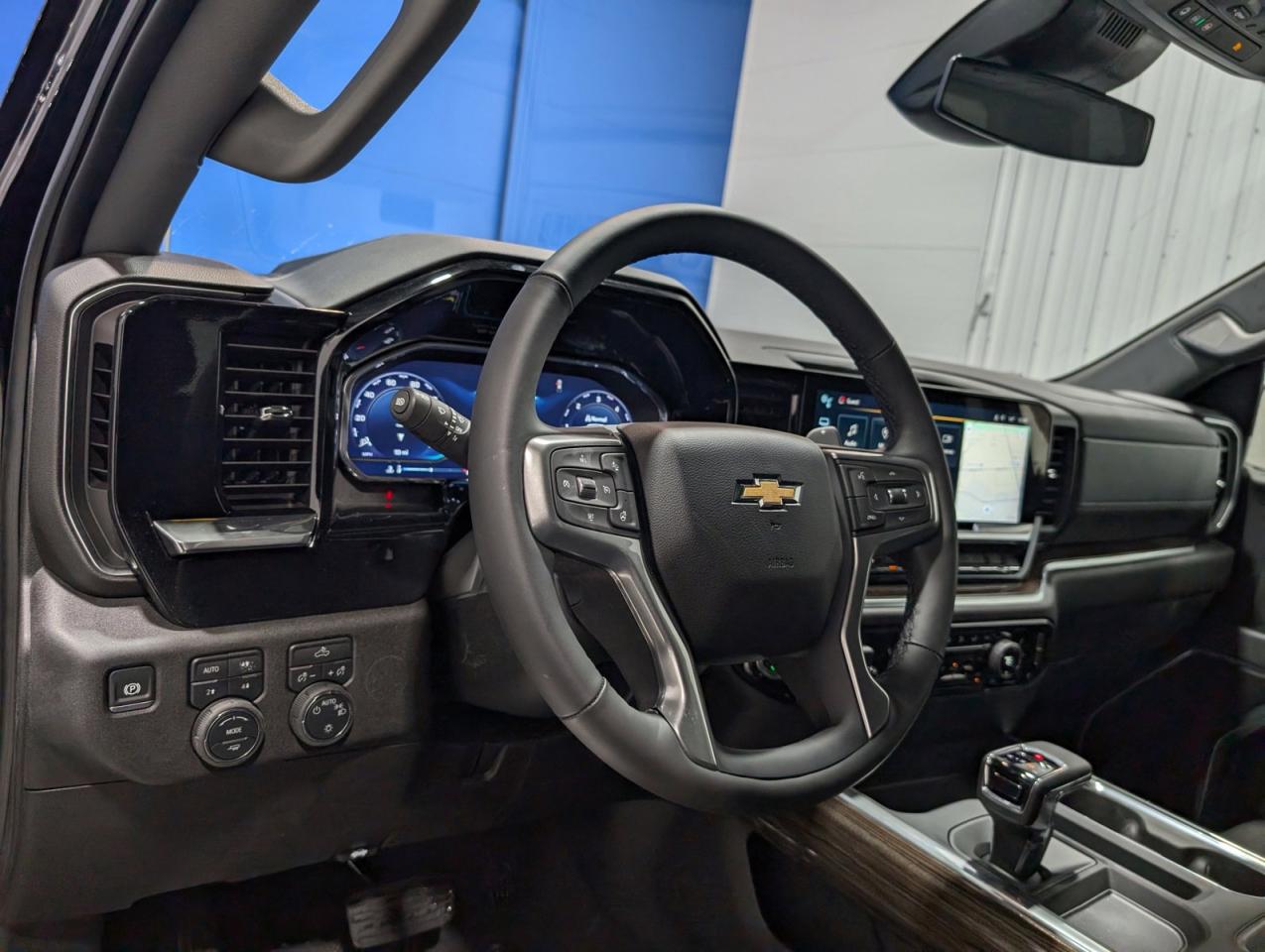 2025 Chevrolet Silverado 1500 LT Photo