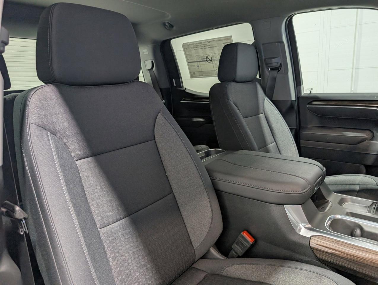 2025 Chevrolet Silverado 1500 LT Photo