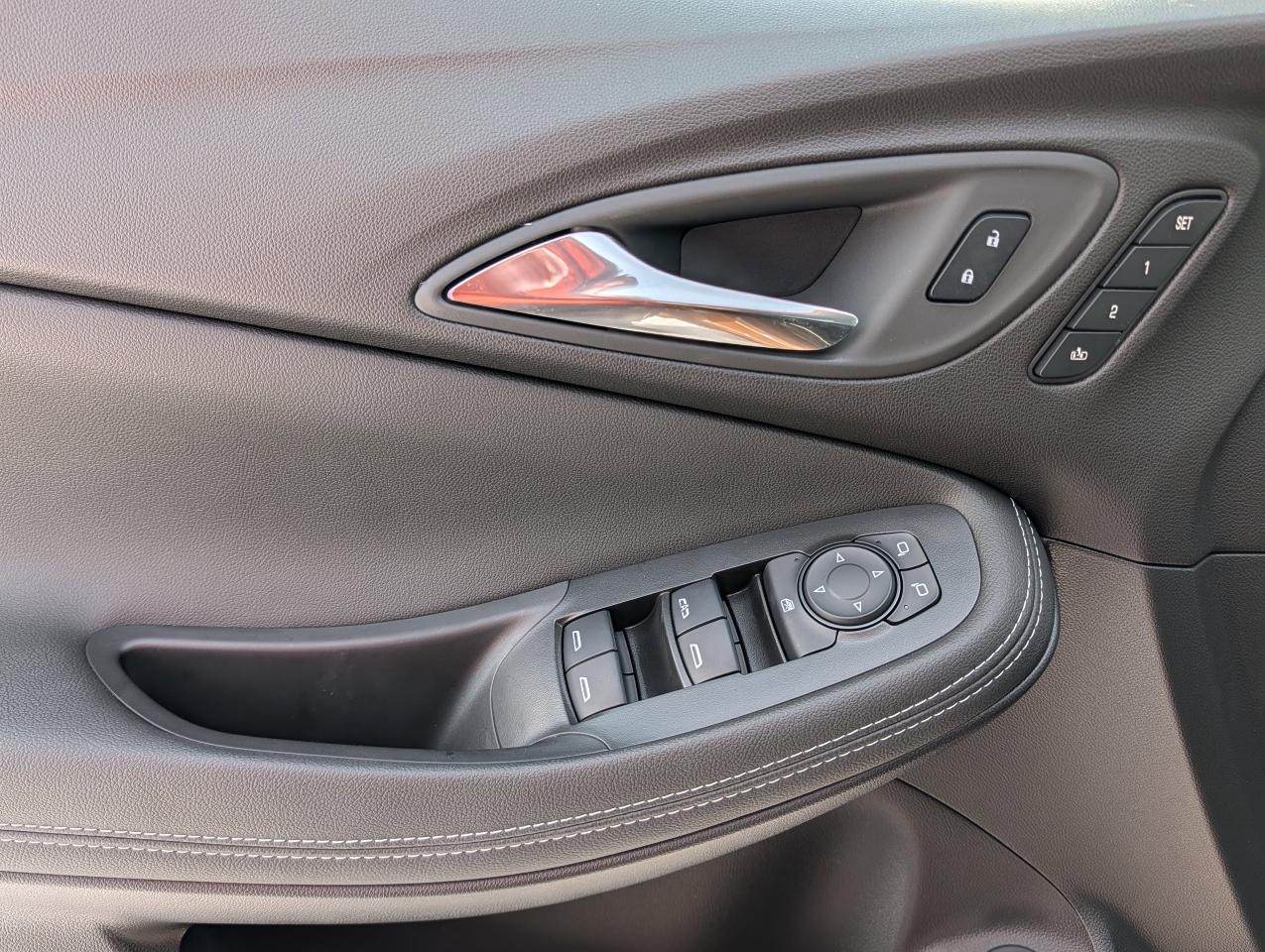 2025 Buick Encore GX Avenir Photo