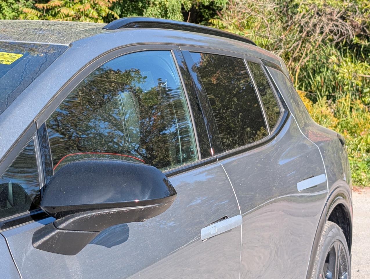 2025 Chevrolet Equinox EV RS Photo2