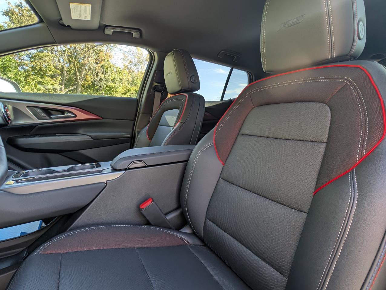 2025 Chevrolet Equinox EV RS Photo