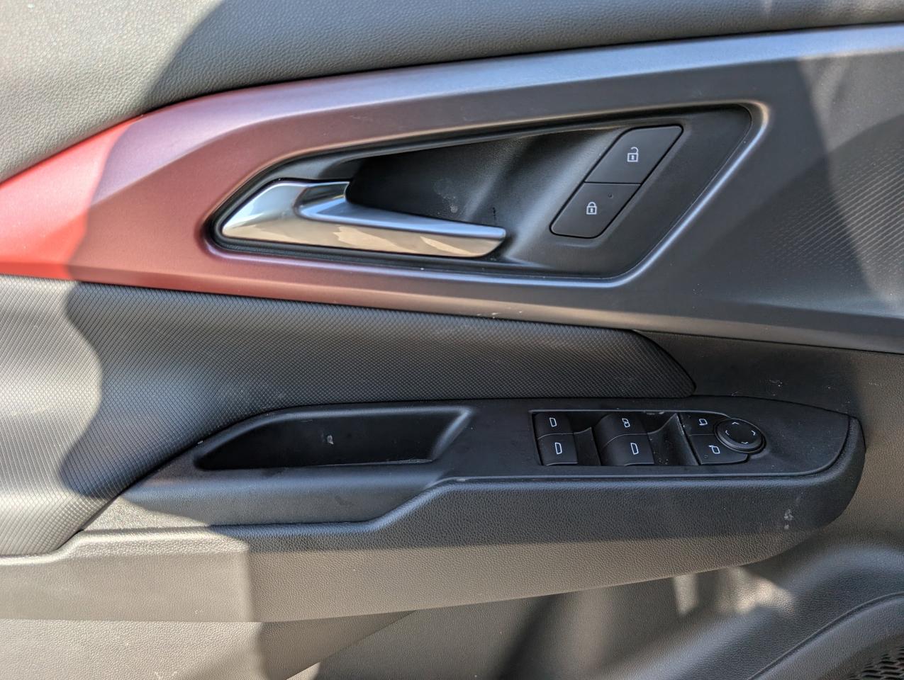 2025 Chevrolet Equinox EV RS Photo