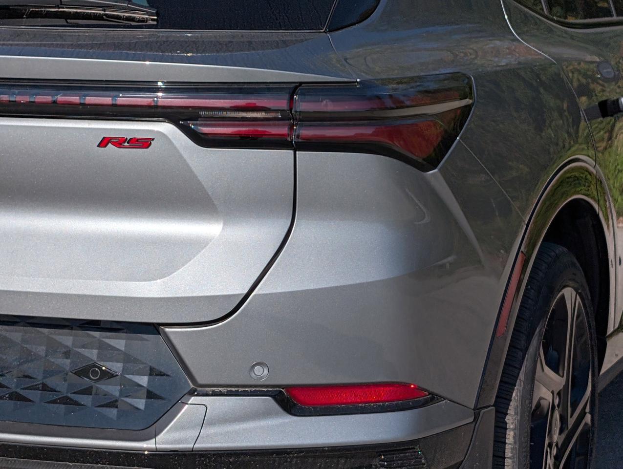2025 Chevrolet Equinox EV RS Photo