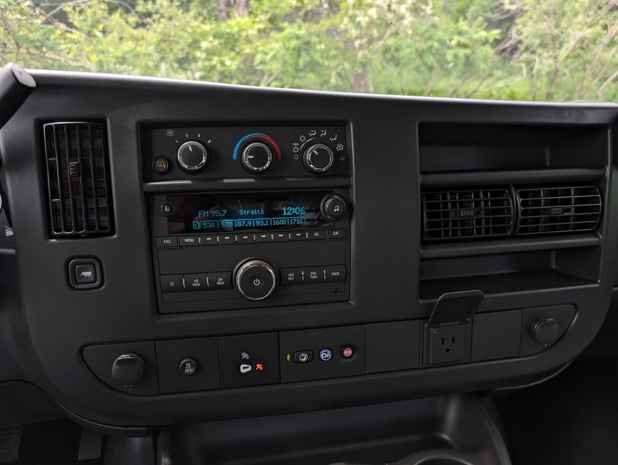 2025 Chevrolet Express Cargo Van  Photo