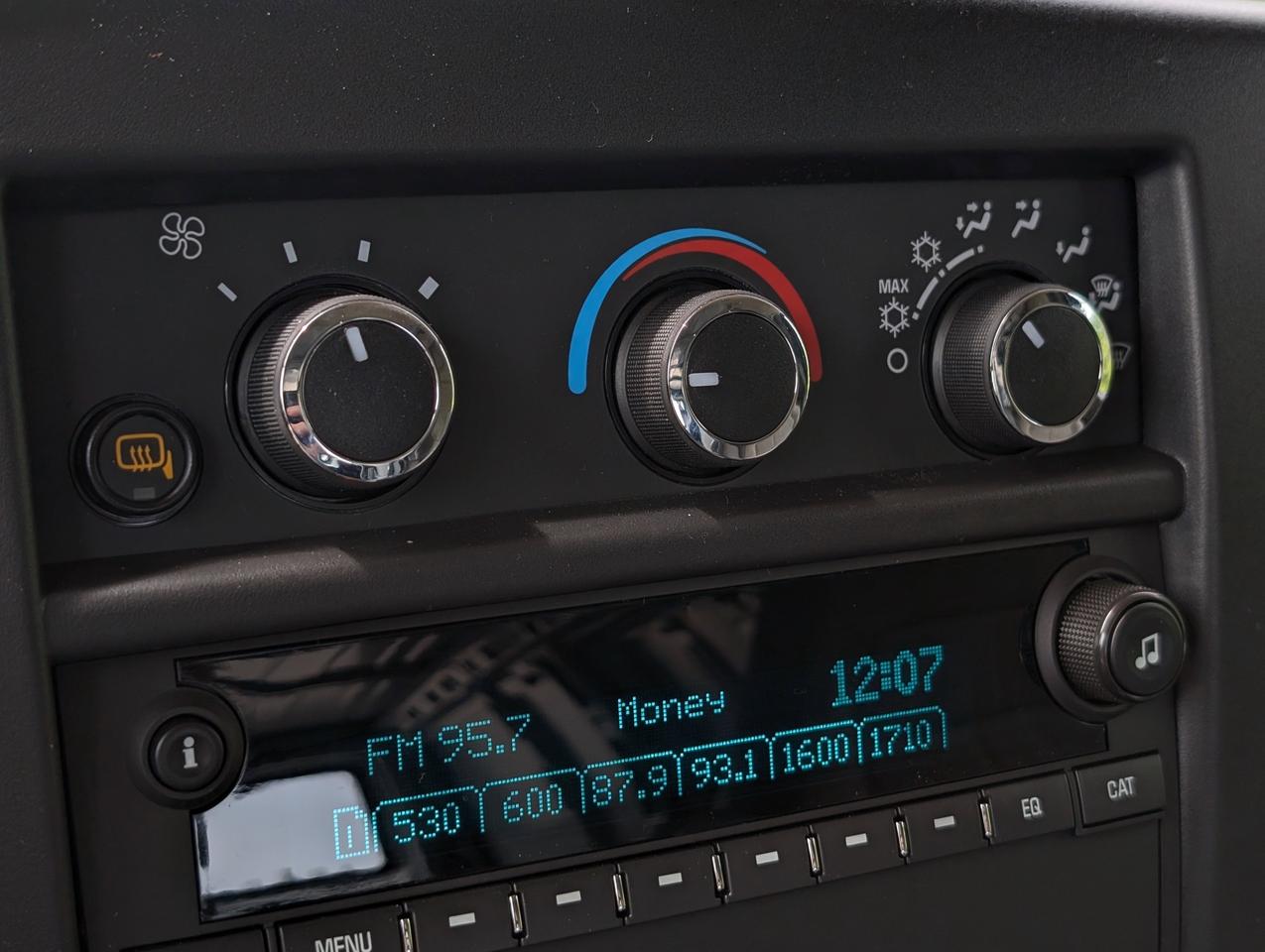 2025 Chevrolet Express Cargo Van  Photo