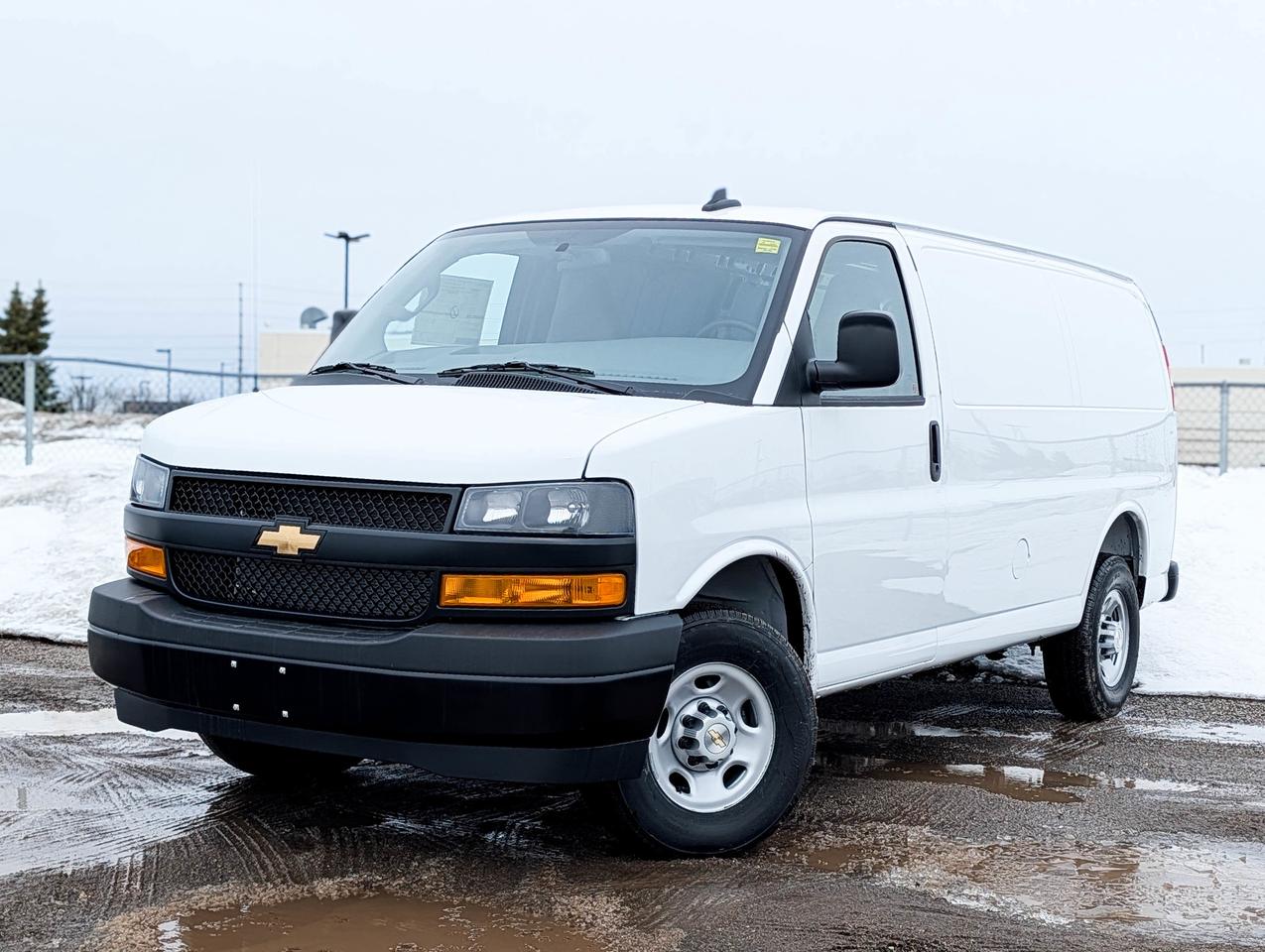 2025 Chevrolet Express Cargo Van  Photo