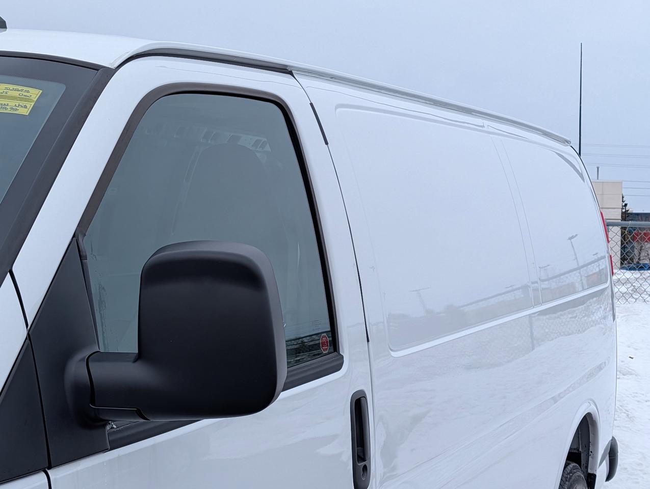 2025 Chevrolet Express Cargo Van  Photo