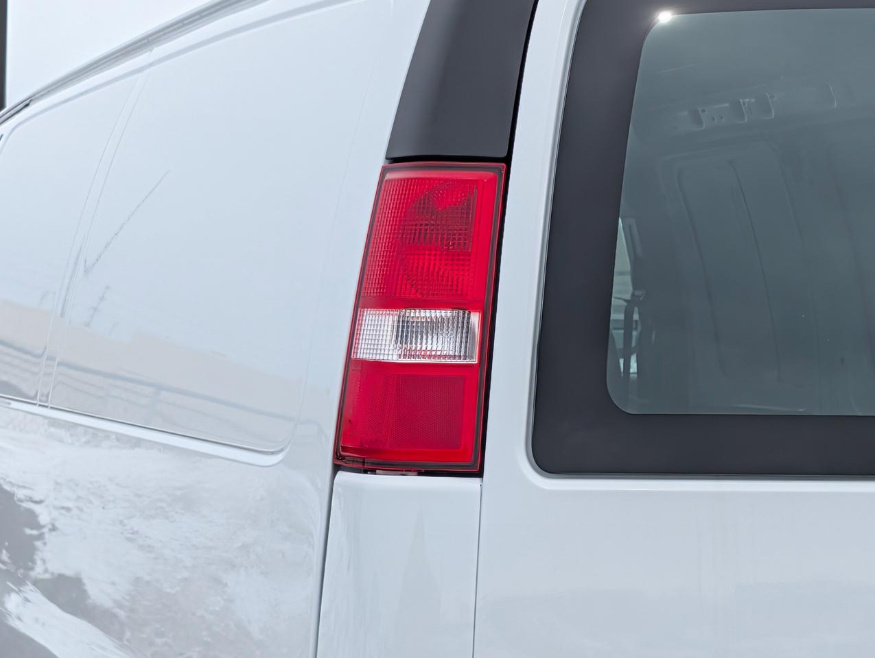 2025 Chevrolet Express Cargo Van  Photo