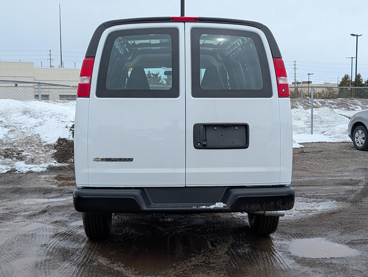 2025 Chevrolet Express Cargo Van  Photo