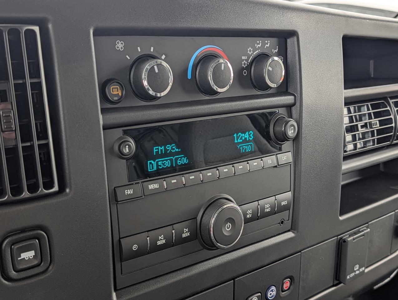 2025 Chevrolet Express Cargo Van  Photo