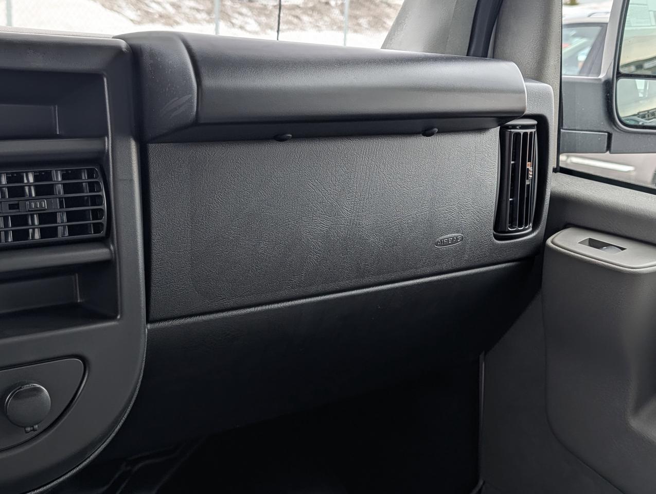 2025 Chevrolet Express Cargo Van  Photo